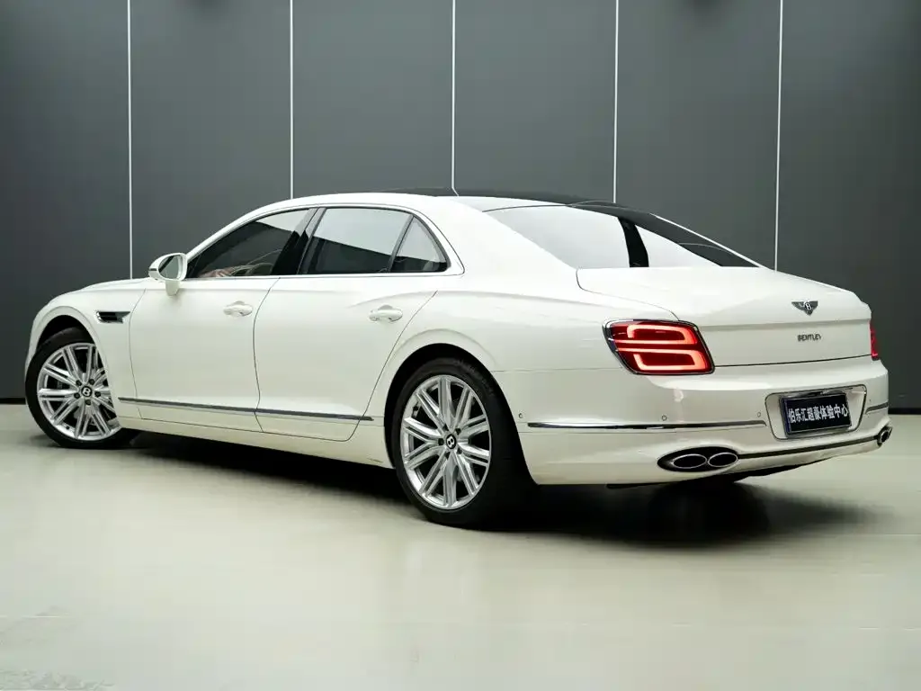 Bentley Flying Spur — фото 2