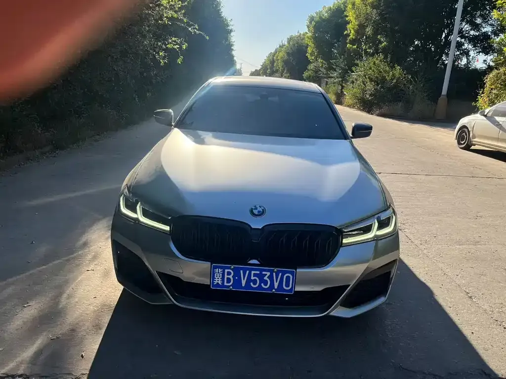 BMW 5 Series — фото 4