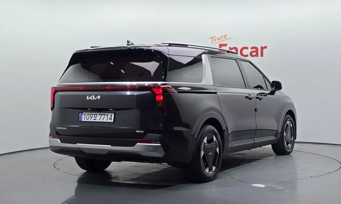 Kia Carnival — фото 4