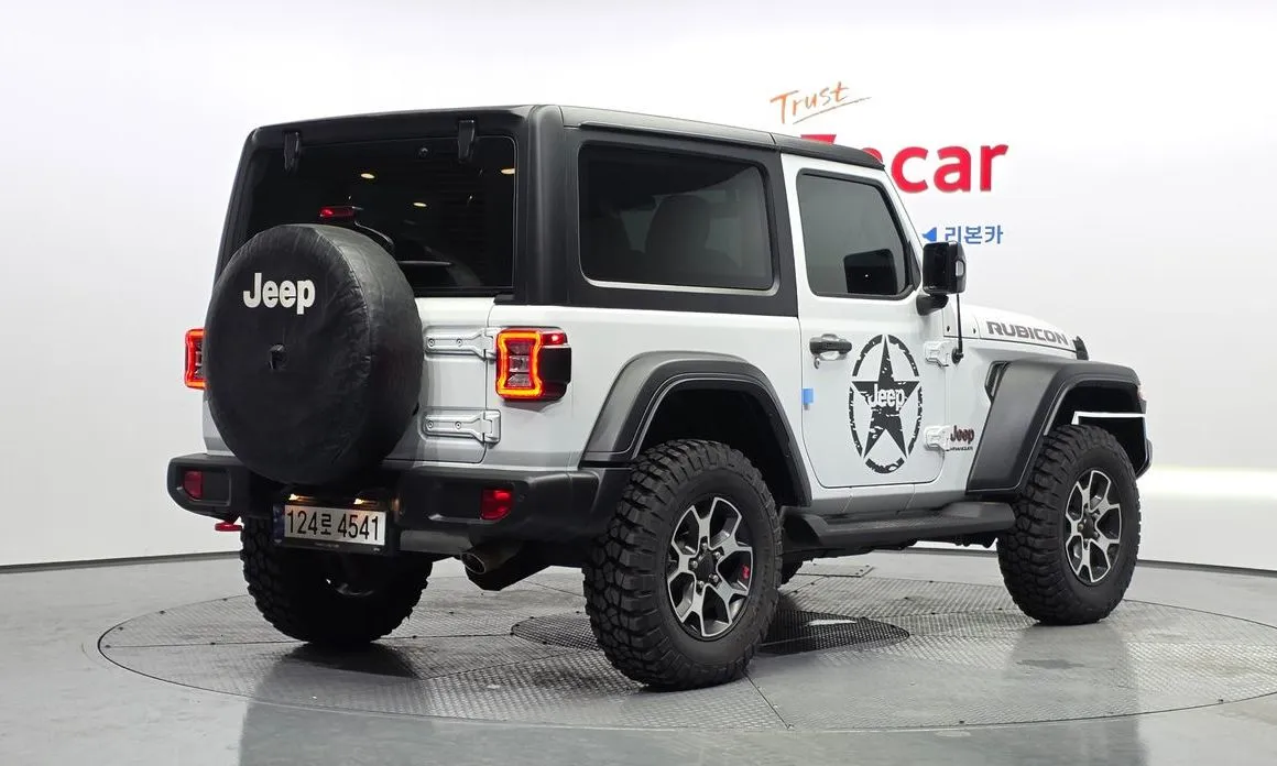 Jeep Wrangler — фото 10