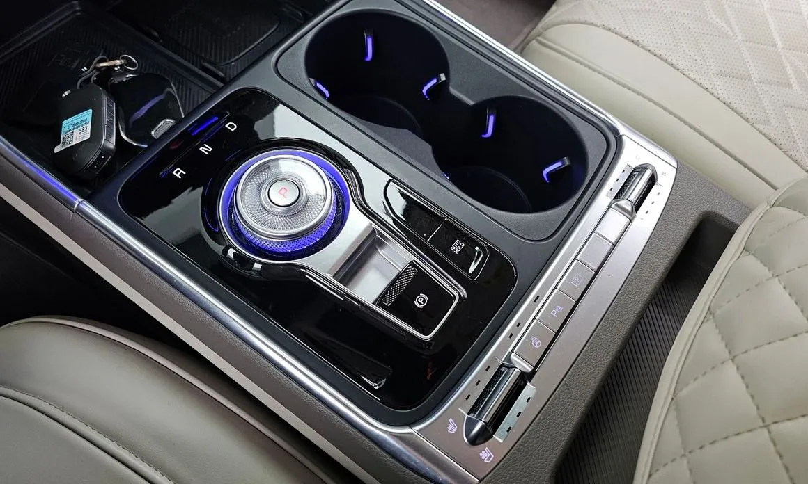 Kia Carnival — фото 10