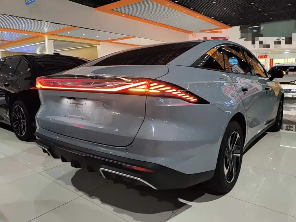 Geely Galaxy L6 — фото 10