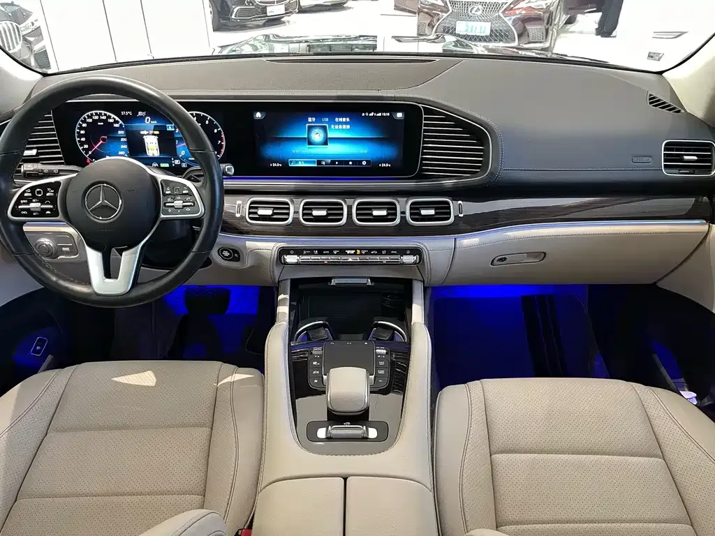 Mercedes-Benz GLS — фото 7