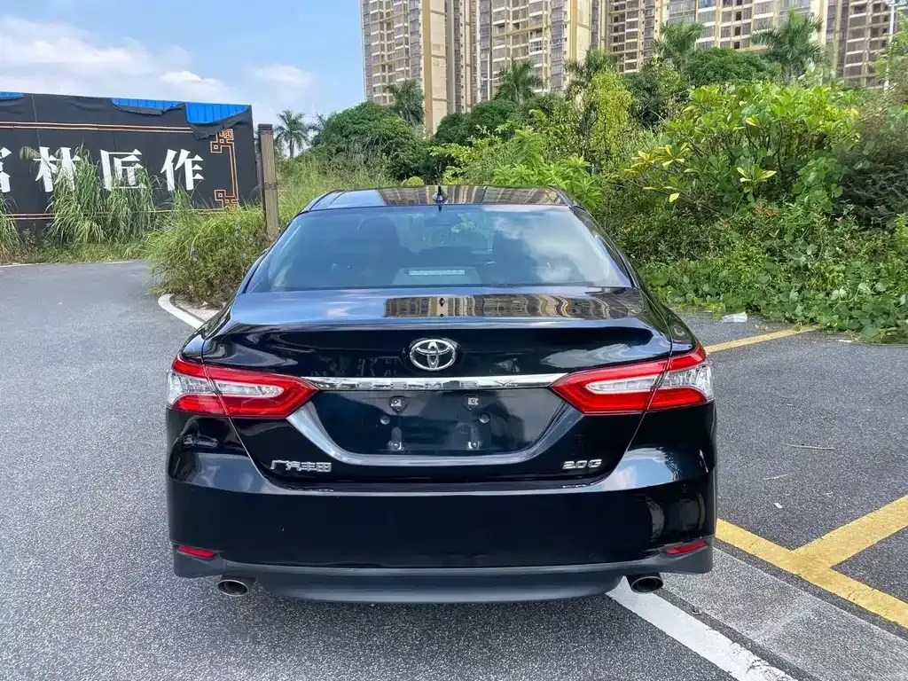 Toyota Camry — фото 5