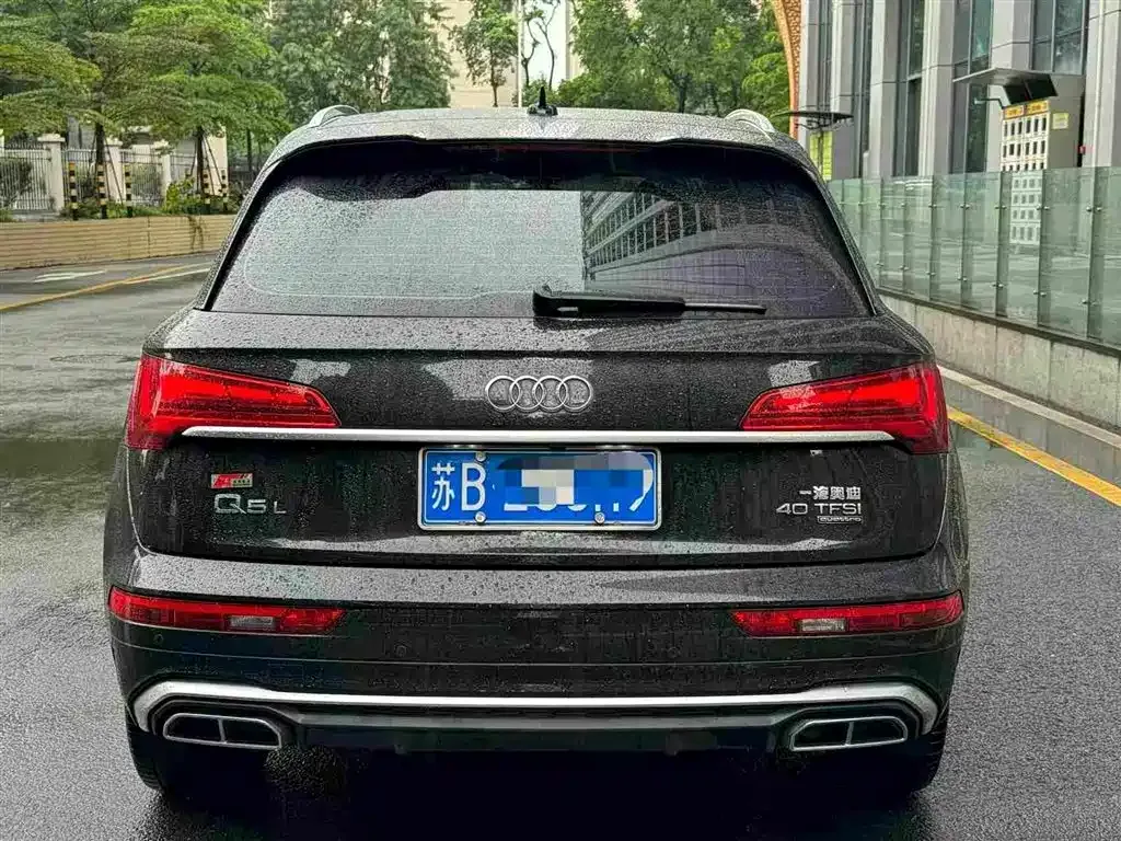 Audi Q5L — фото 9