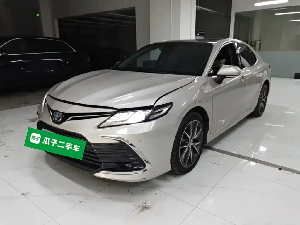 Toyota Camry — фото 6
