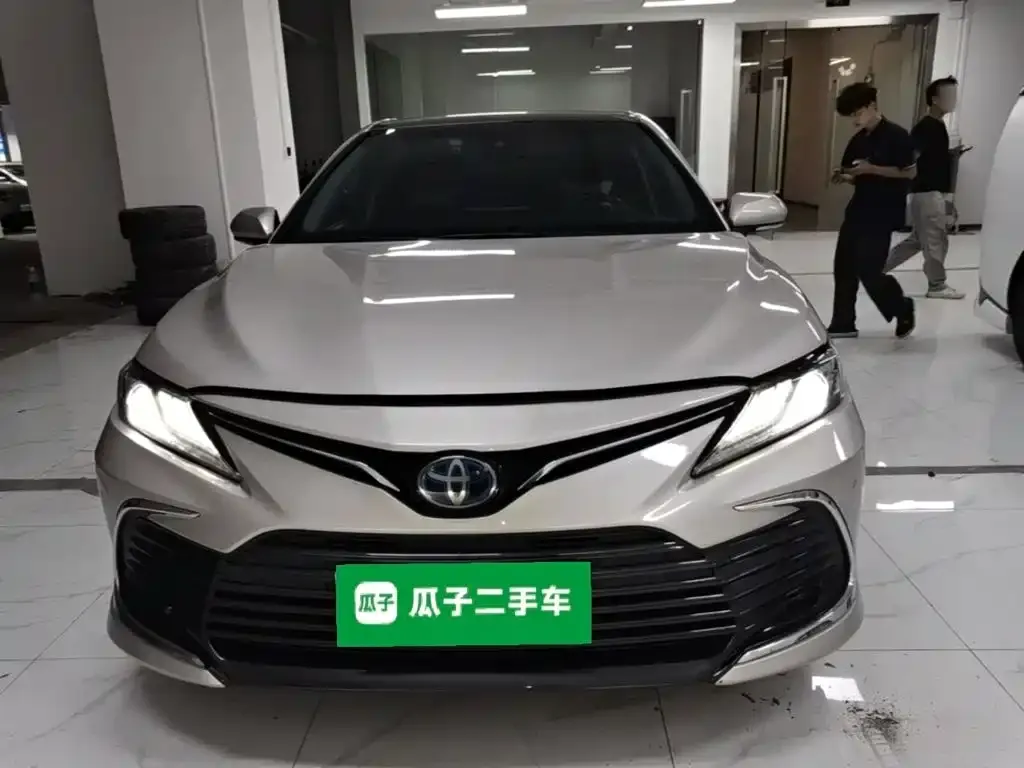 Toyota Camry — фото 10