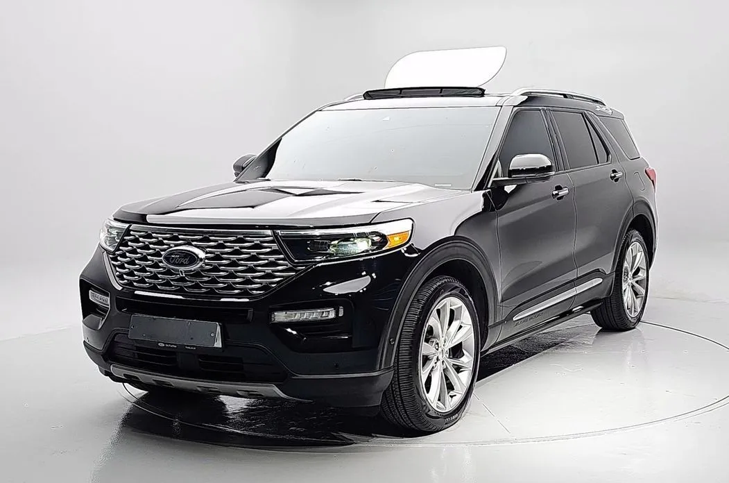 Ford Explorer — фото 1