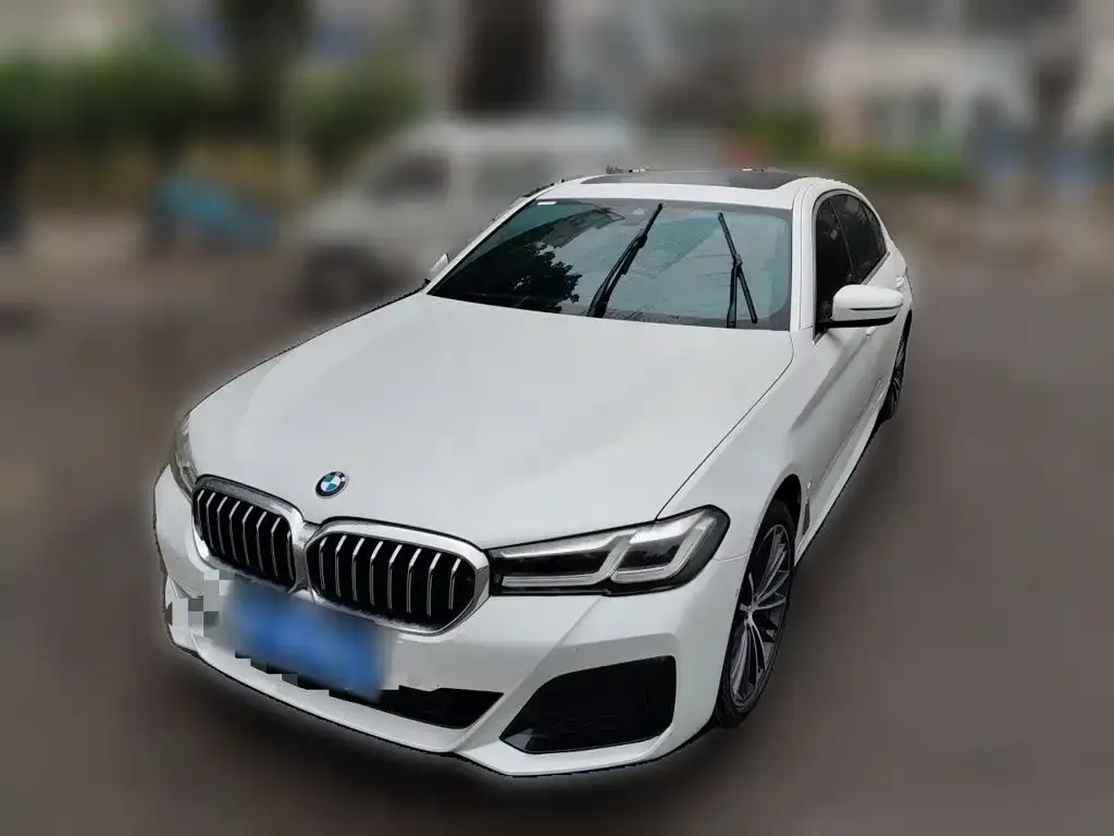 BMW 5 Series — фото 1