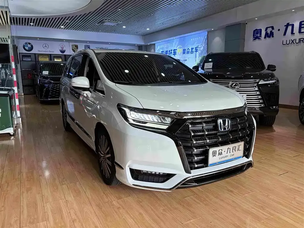 Honda Elysion — фото 1