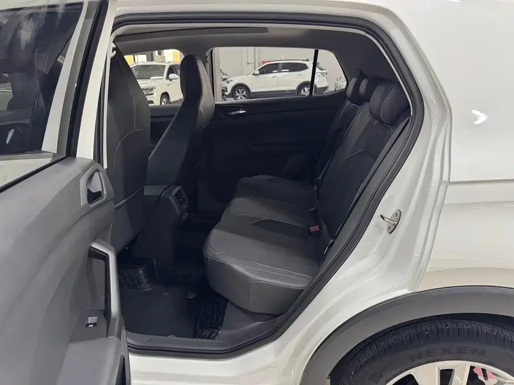 Volkswagen T-Cross — фото 10