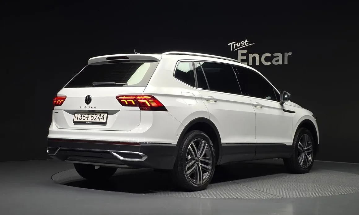 Volkswagen Tiguan — фото 8