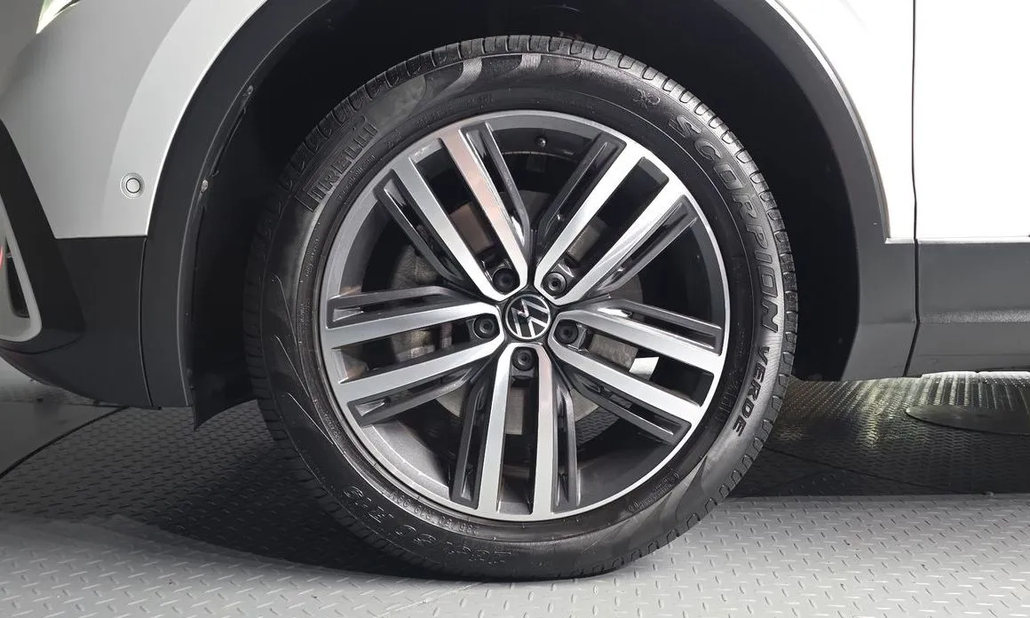 Volkswagen Tiguan — фото 9