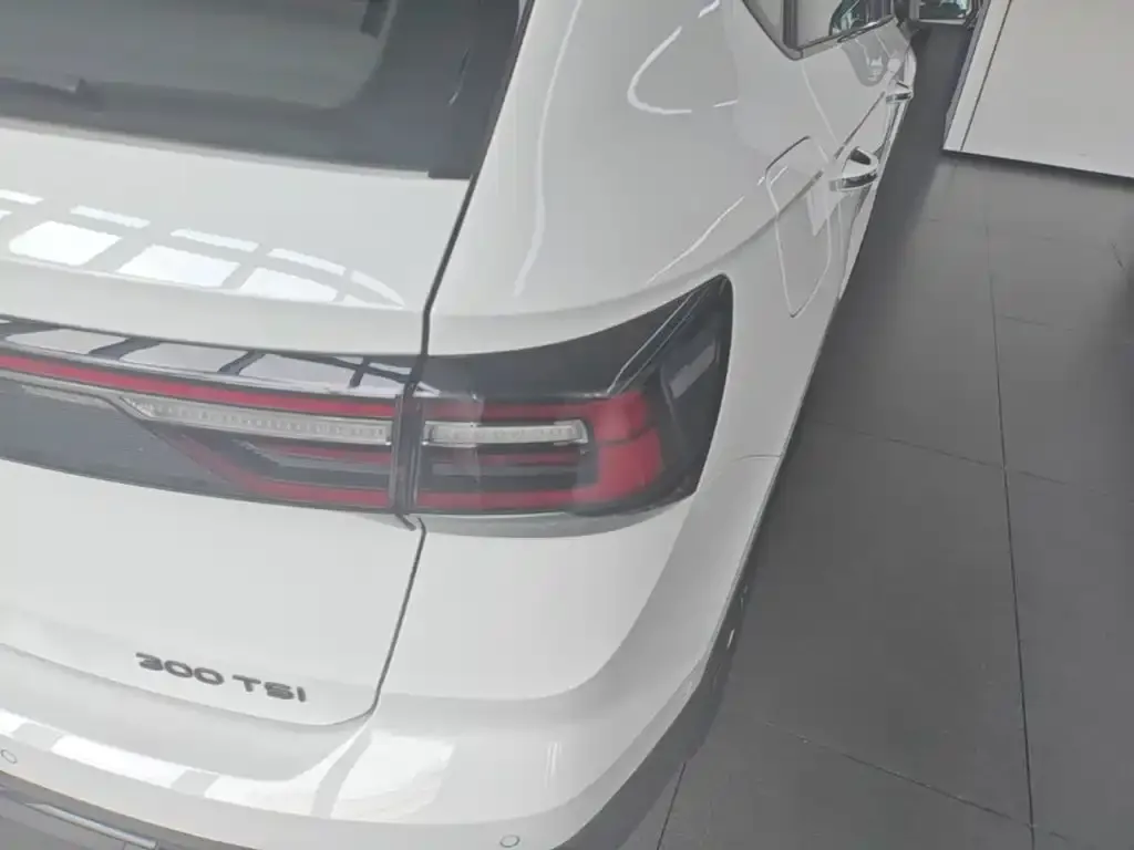 Volkswagen Tharu — фото 4