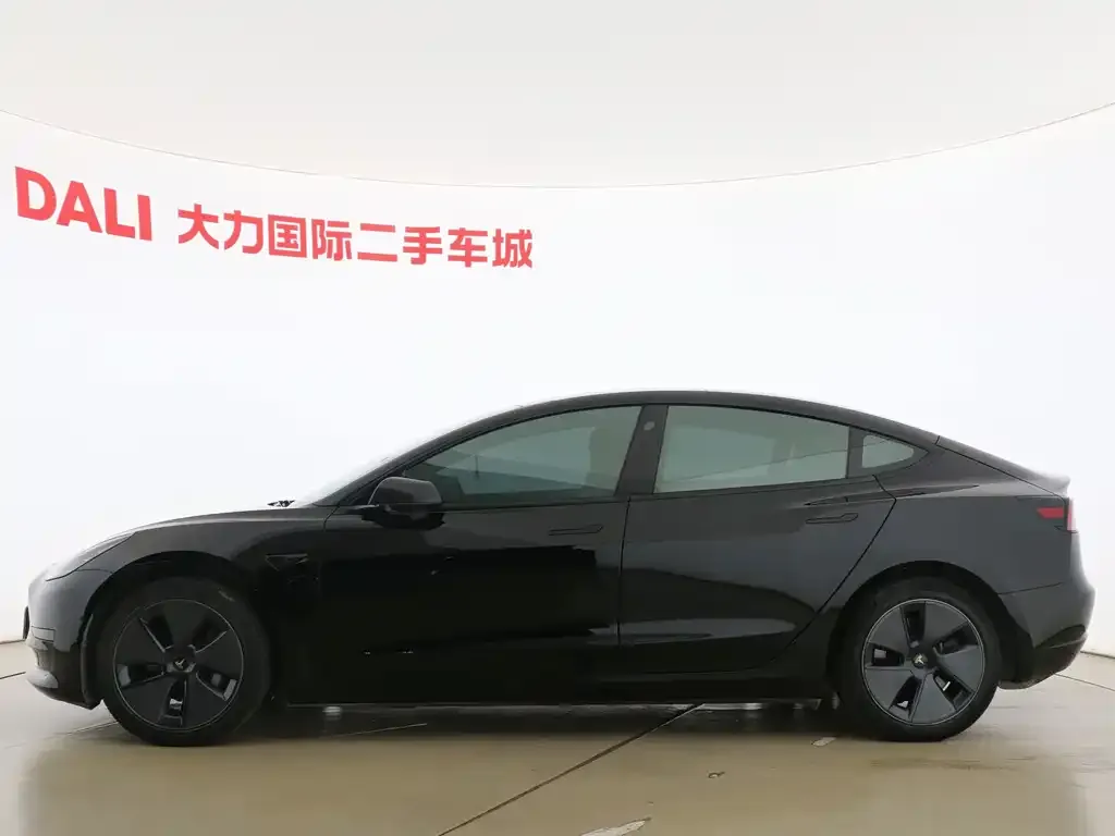 Tesla Model 3 — фото 3