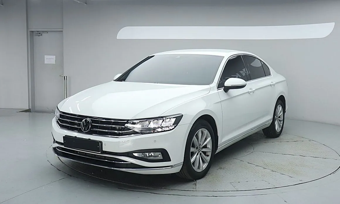 Volkswagen Passat — фото 1