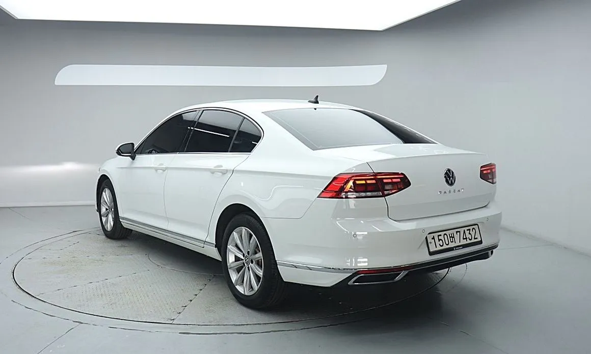Volkswagen Passat — фото 4