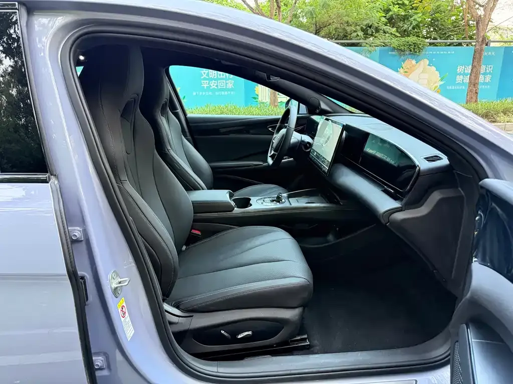 BYD Seal — фото 3