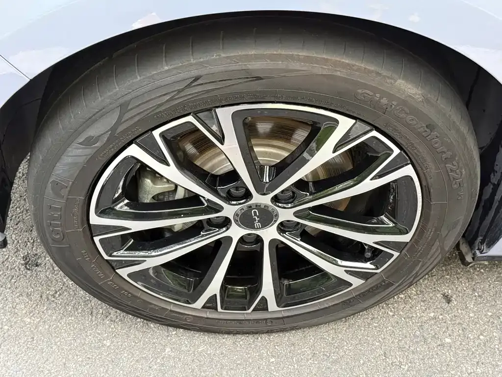 BYD Seal — фото 9