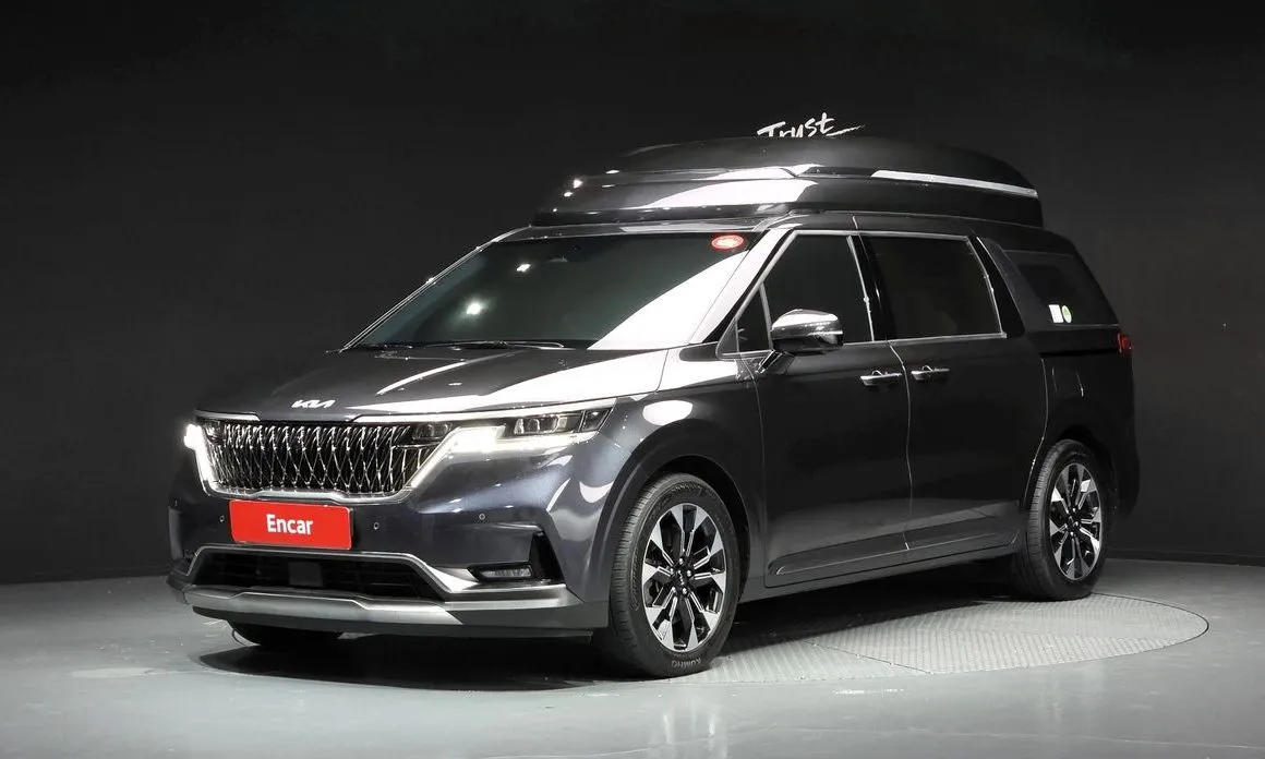 Kia Carnival — фото 1