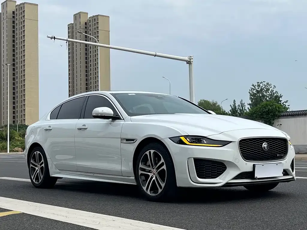 Jaguar XEL — фото 10