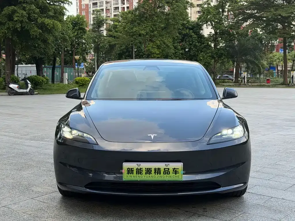 Tesla Model 3 — фото 9