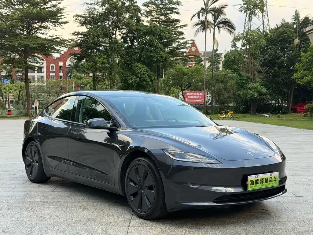 Tesla Model 3 — фото 10