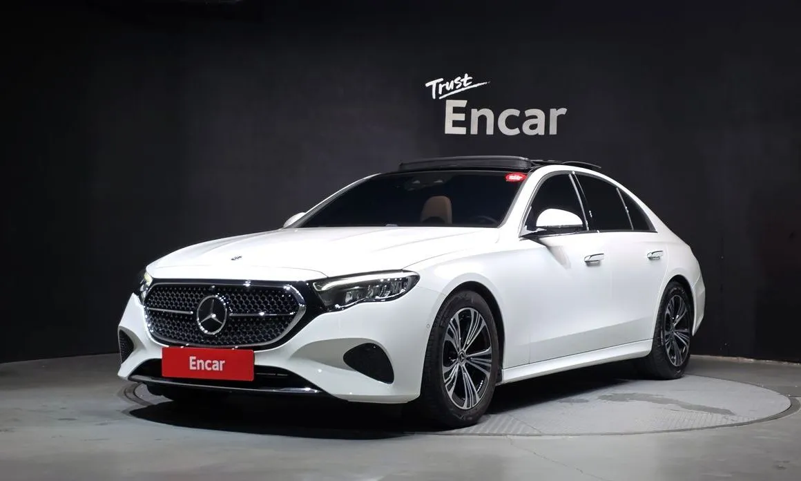 Mercedes-Benz E-Class — фото 1