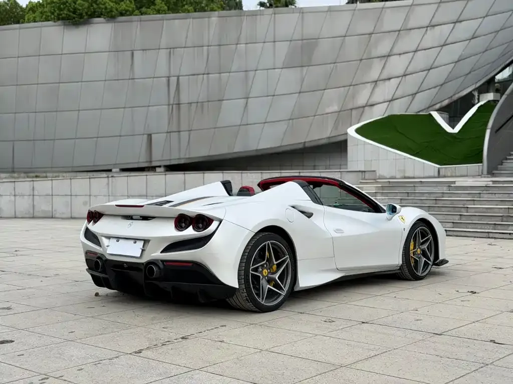Ferrari F8 — фото 8