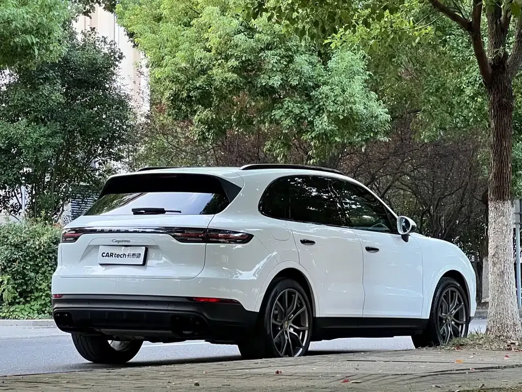 Porsche Cayenne — фото 9