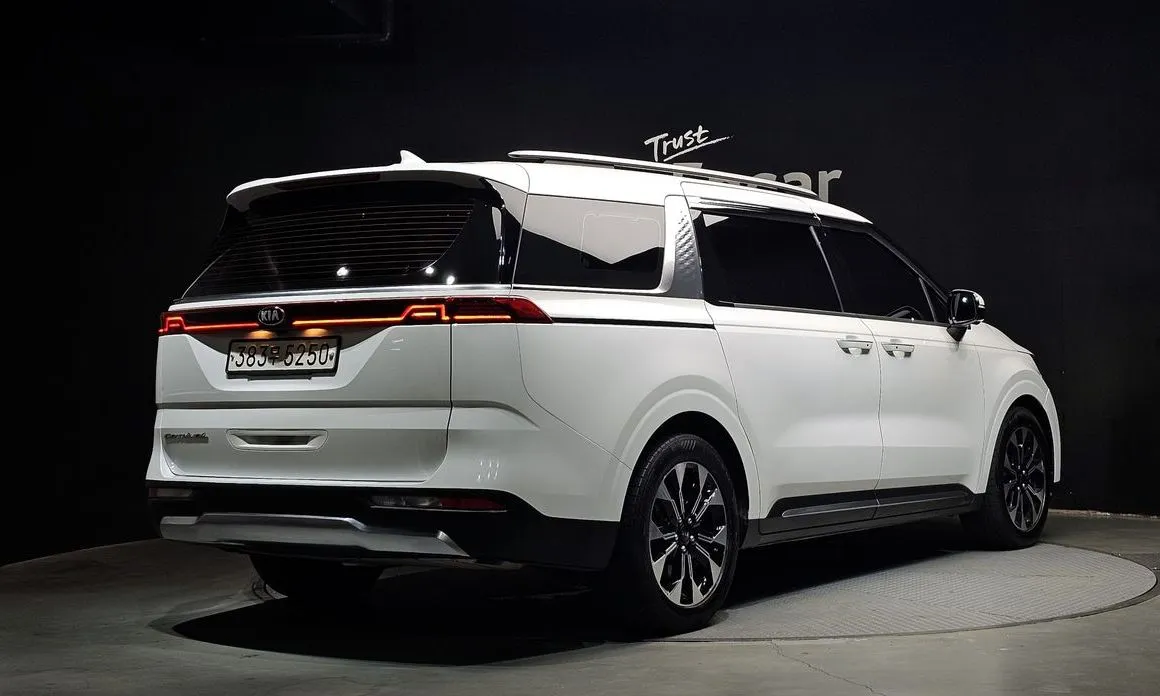 Kia Carnival — фото 3
