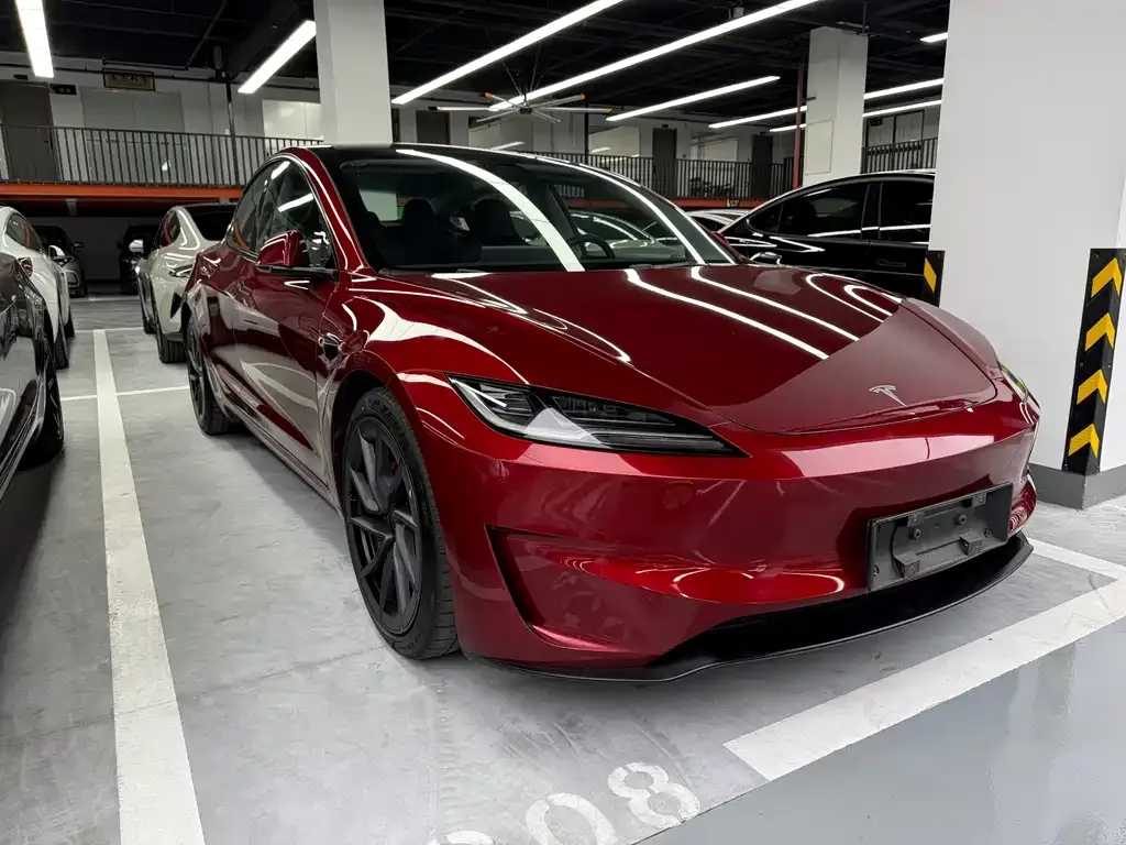 Tesla Model 3 — фото 4