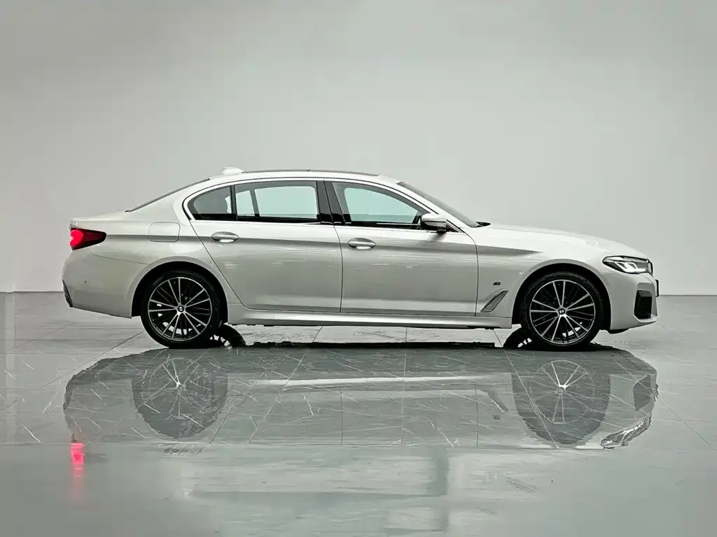 BMW 5 Series — фото 2