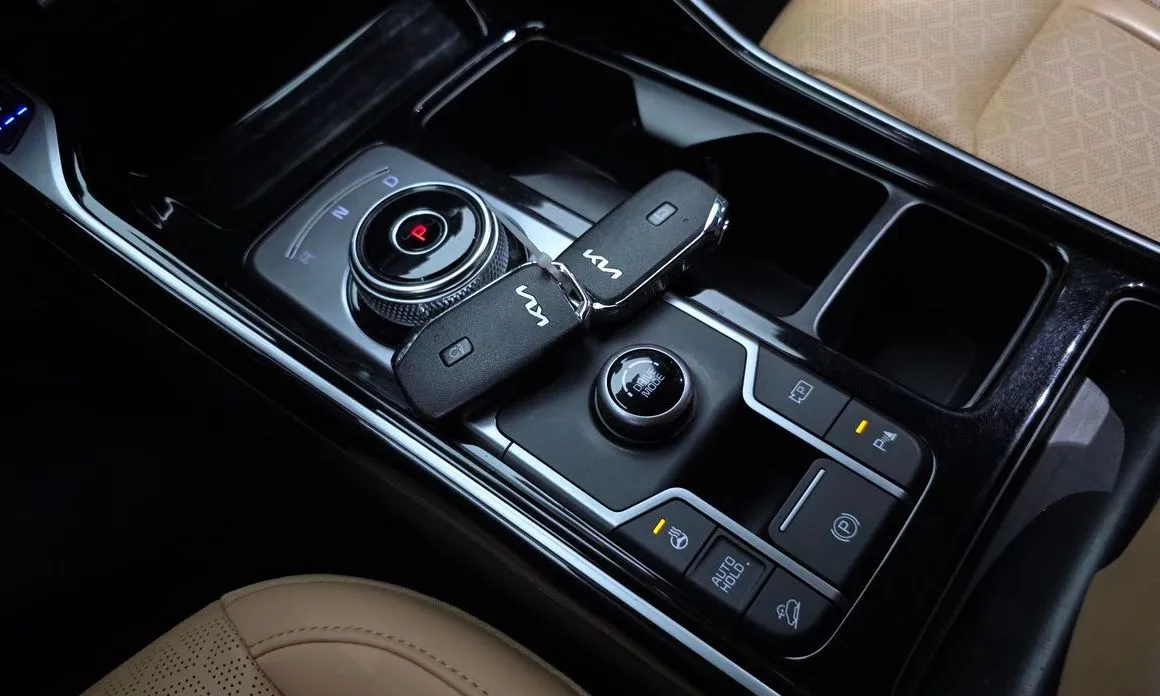 Kia Sorento — фото 6