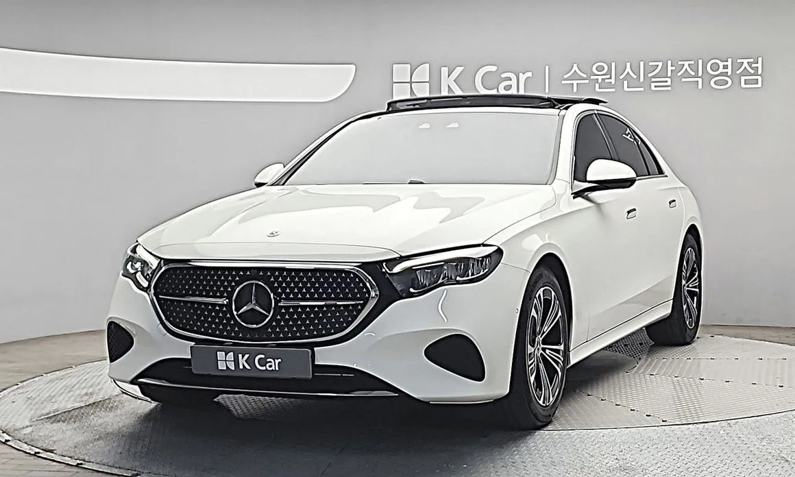 Mercedes-Benz E-Class — фото 1