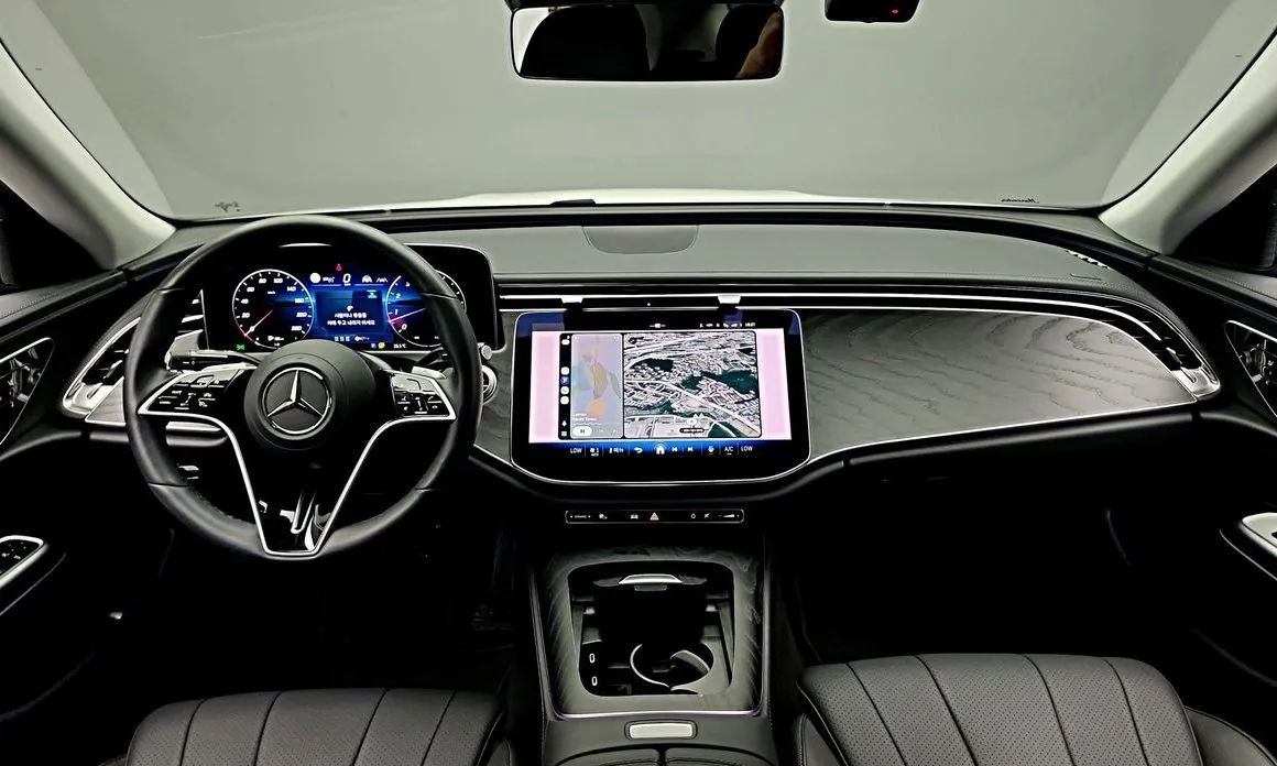 Mercedes-Benz E-Class — фото 10