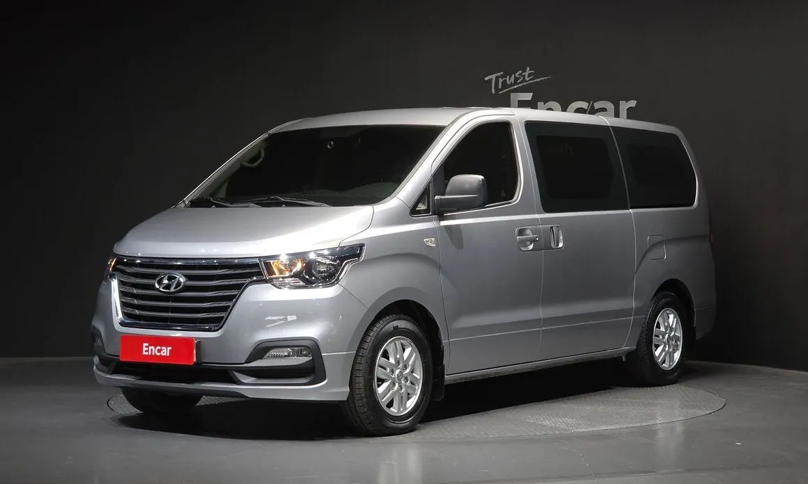 Hyundai Starex — фото 1