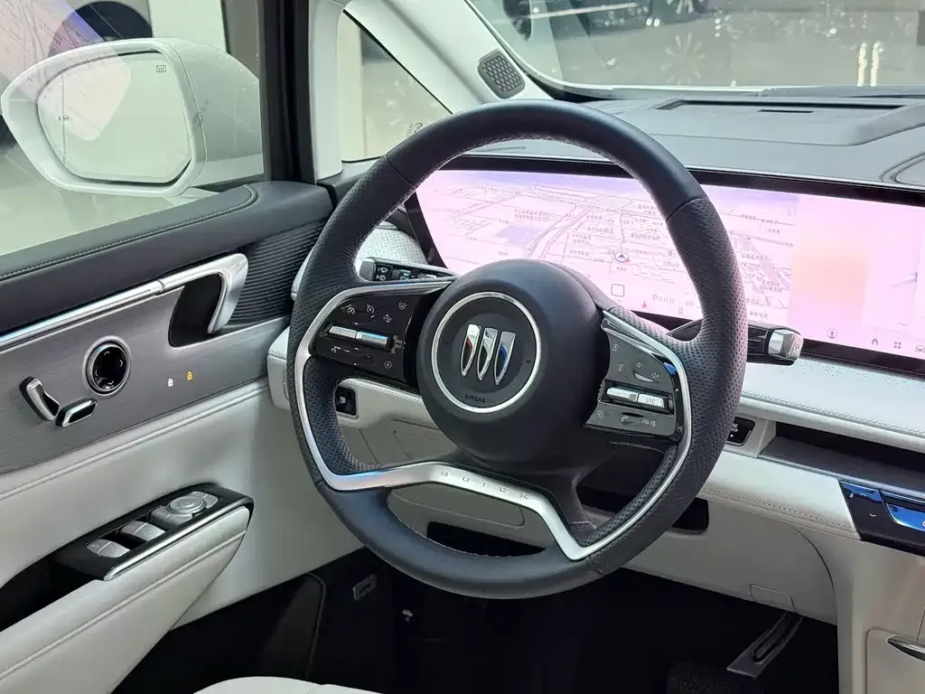 Buick GL8 Hybrid — фото 10