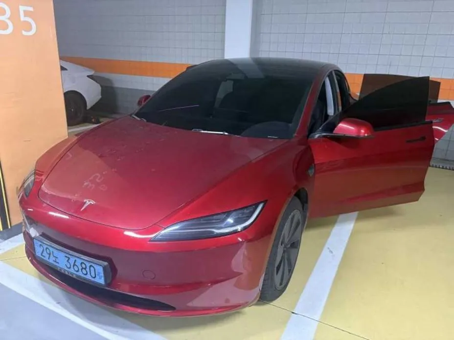 Tesla Model 3 — фото 1