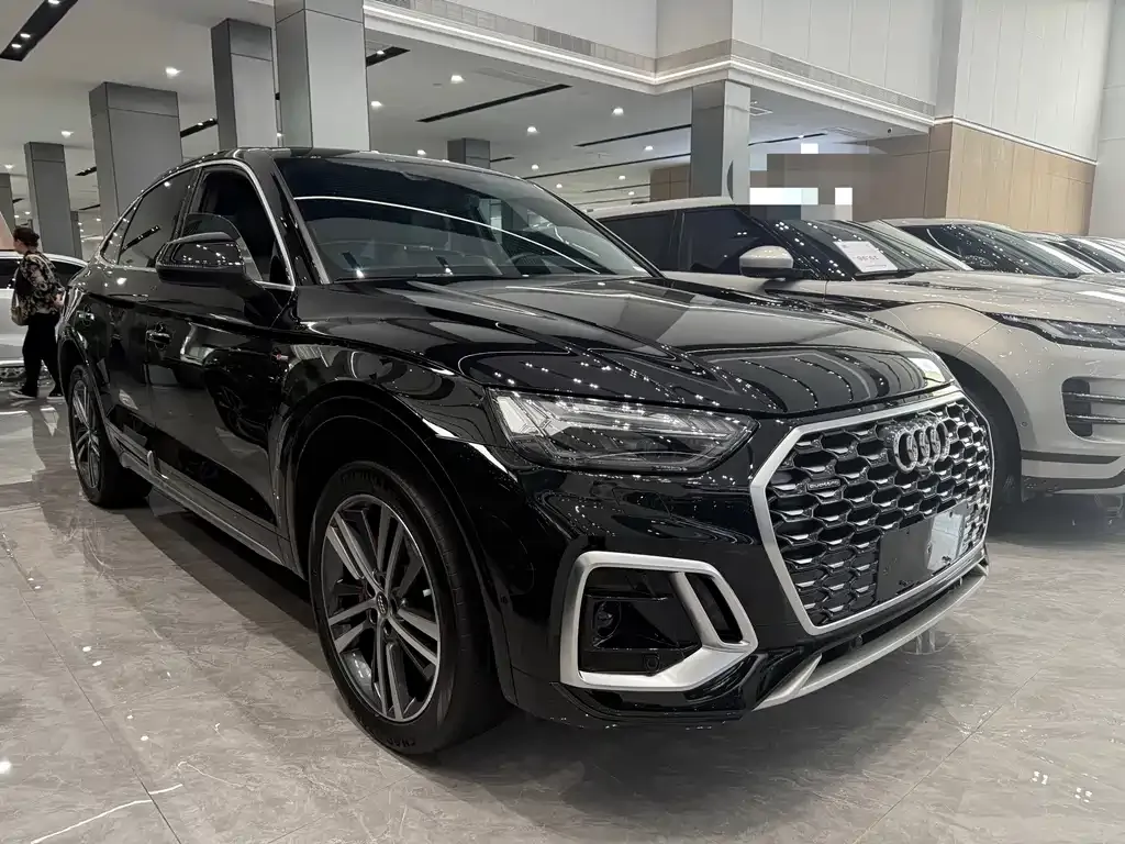Audi Q5L Sportback — фото 10