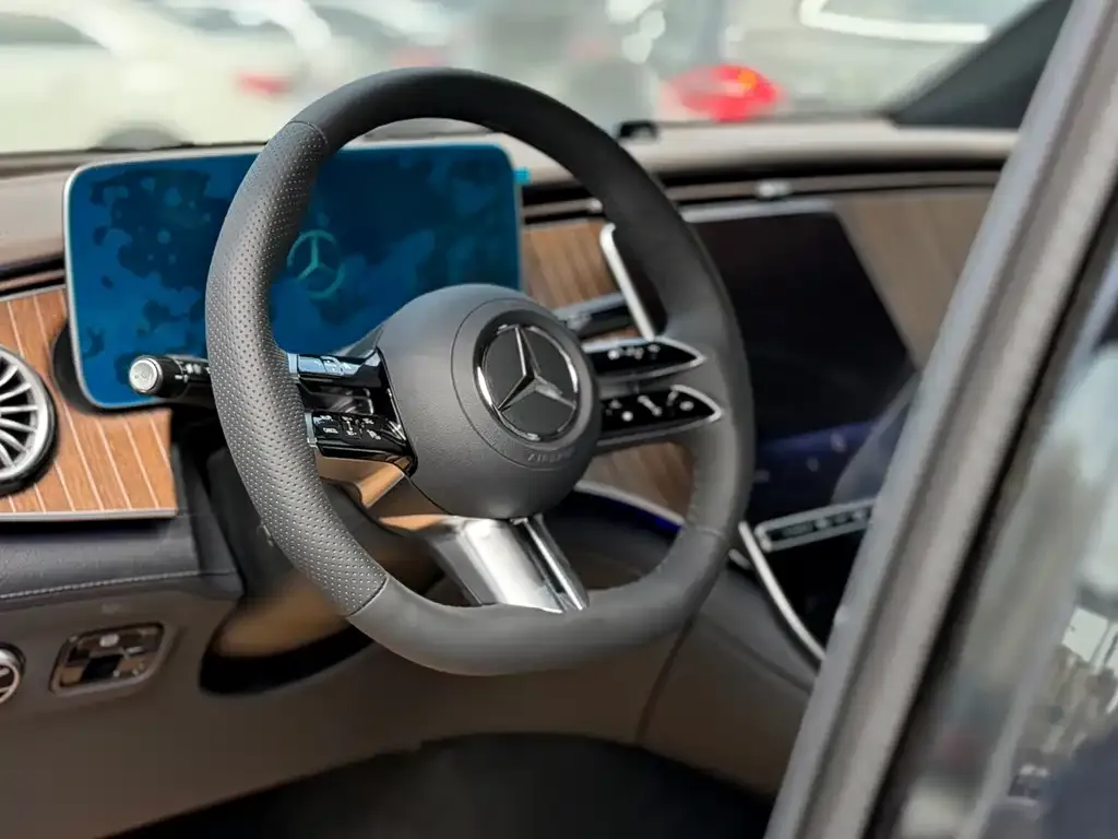 Mercedes-Benz EQE SUV — фото 2