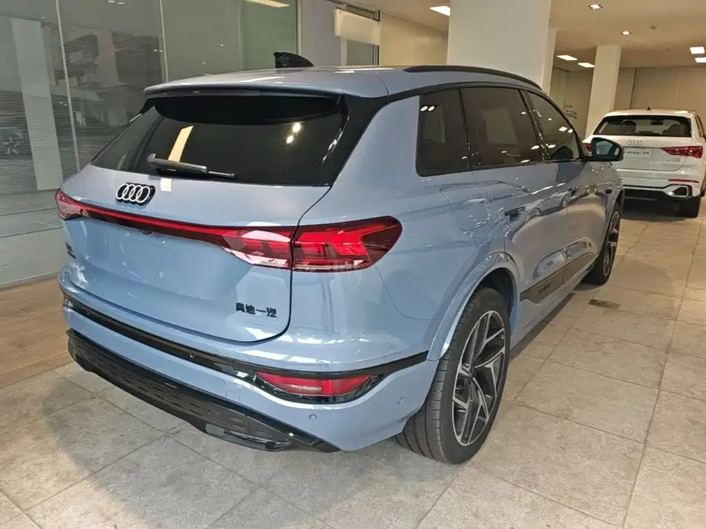 Audi Q6L e-tron — фото 10