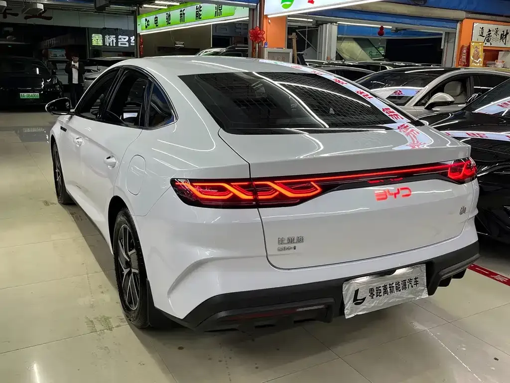 BYD Qin L — фото 8