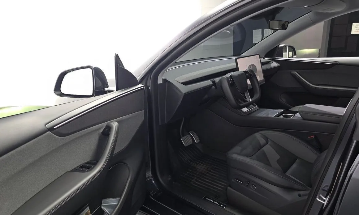 Tesla Model Y — фото 2