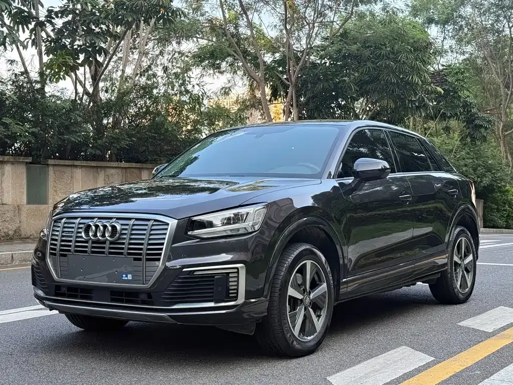 Audi Q2L e-tron — фото 7