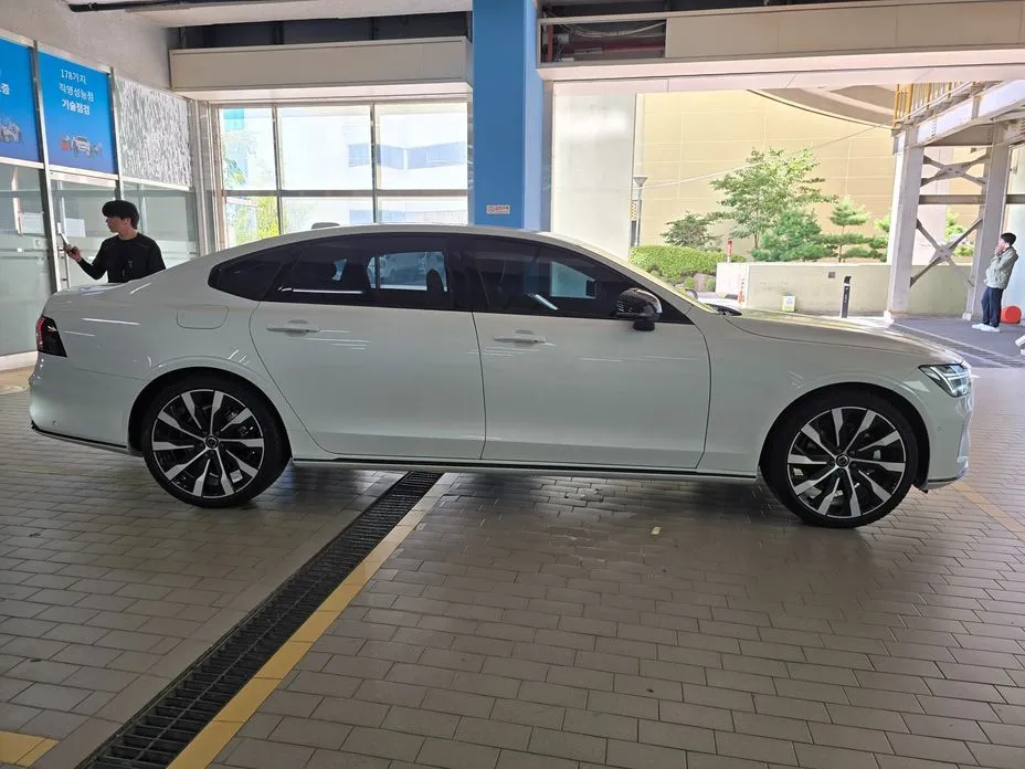 Volvo S90 — фото 3