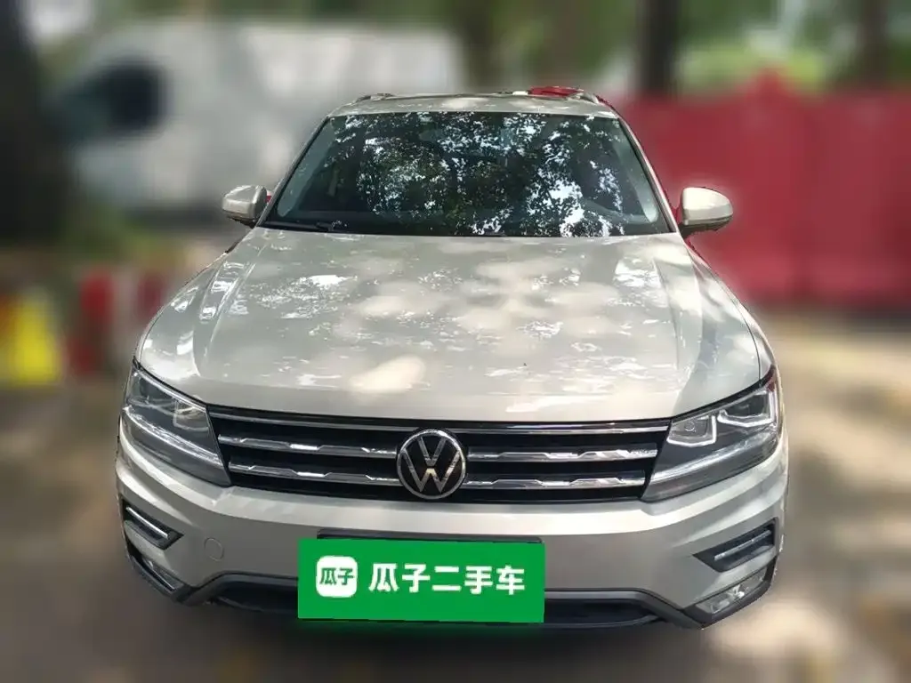 Volkswagen Tiguan L — фото 8