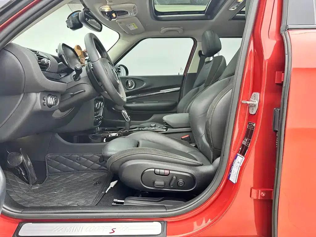 MINI Clubman — фото 4