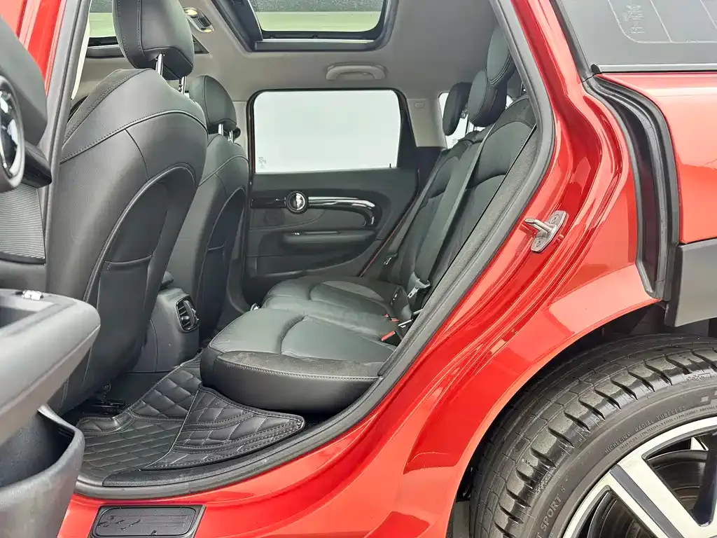 MINI Clubman — фото 6