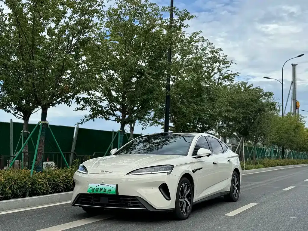 BYD Seal 07 DM-i — фото 1